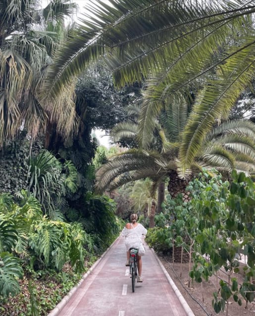Malaga: Castle Hill and Fisherman Village E-Bike Tour - Booking and practical details