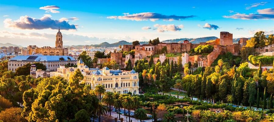 Málaga: Cathedral, Alcazaba, Roman Theater Walking Tour - Roman remains in the middle of town