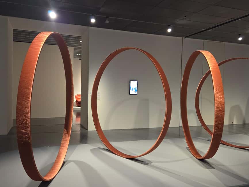 Malaga: Centre Pompidou Malaga Ticket and City Audio Guide - A modern art stop at Malaga’s port
