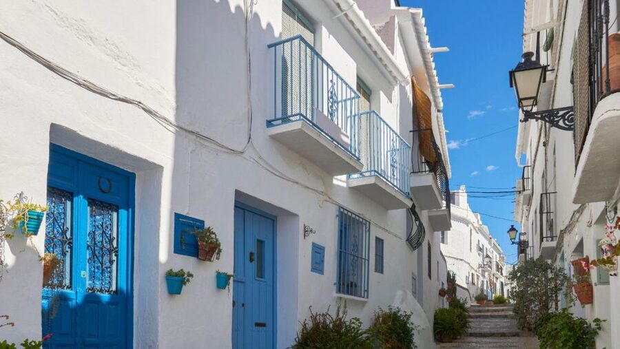 Malaga: Frigiliana & Nerja Tour with Local Product Tastings - Two Costa del Sol towns, one full day
