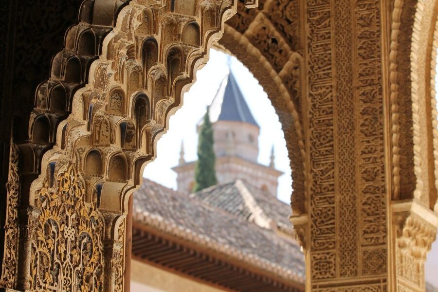Malaga: Granada Day Trip with Alhambra, Palaces and Gardens - The Alhambra is the reason to go