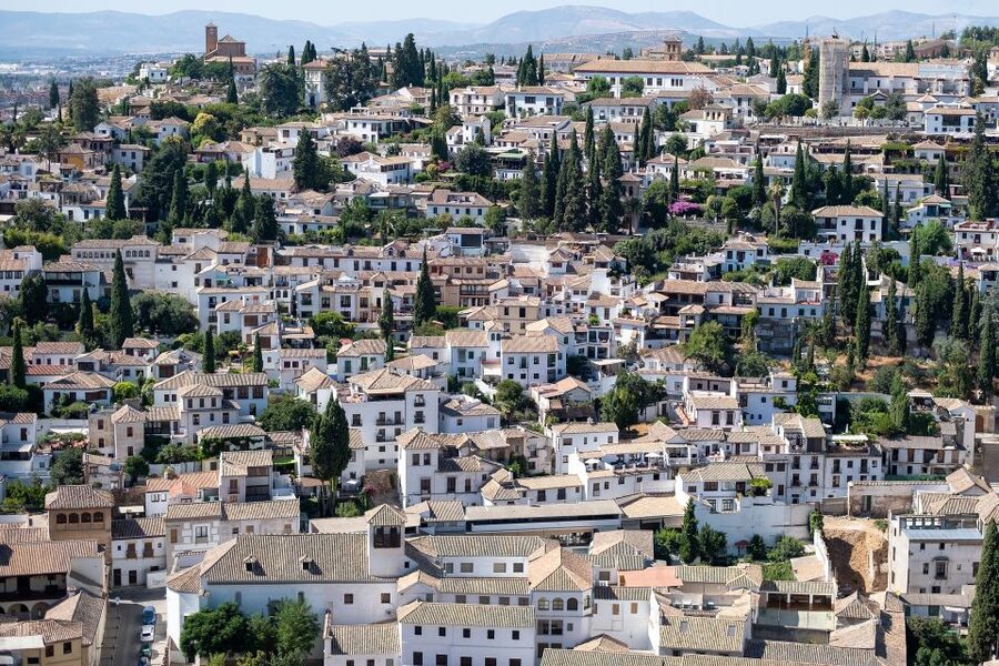 Malaga: Granada Day Trip with Alhambra, Palaces and Gardens - The ride from Malaga saves planning, not time
