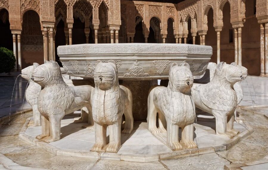 Malaga: Granada Day Trip with Alhambra, Palaces and Gardens - FAQ