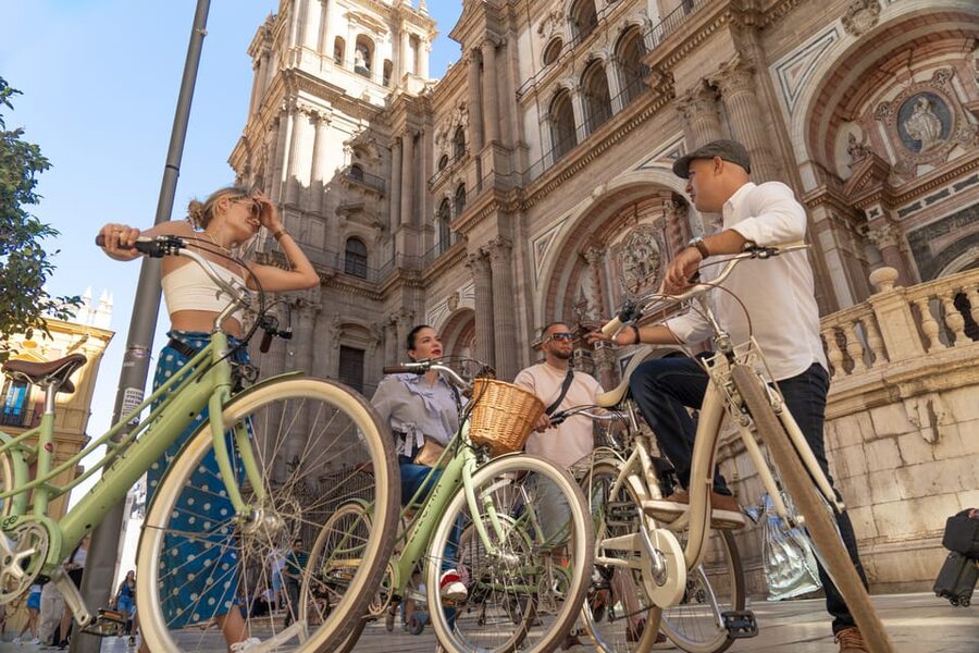 Málaga: Highlights, Hidden Gems and Coast Vintage Bike Tour - What makes this Málaga bike tour worth your time