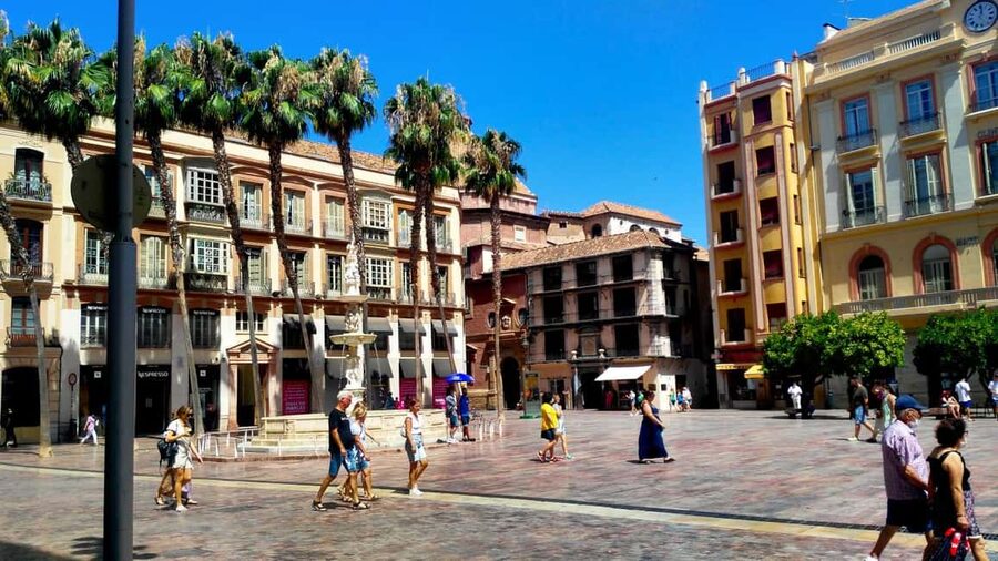 Málaga: Historic Center Tour with Local Guide - Cross Constitution Square and the old town