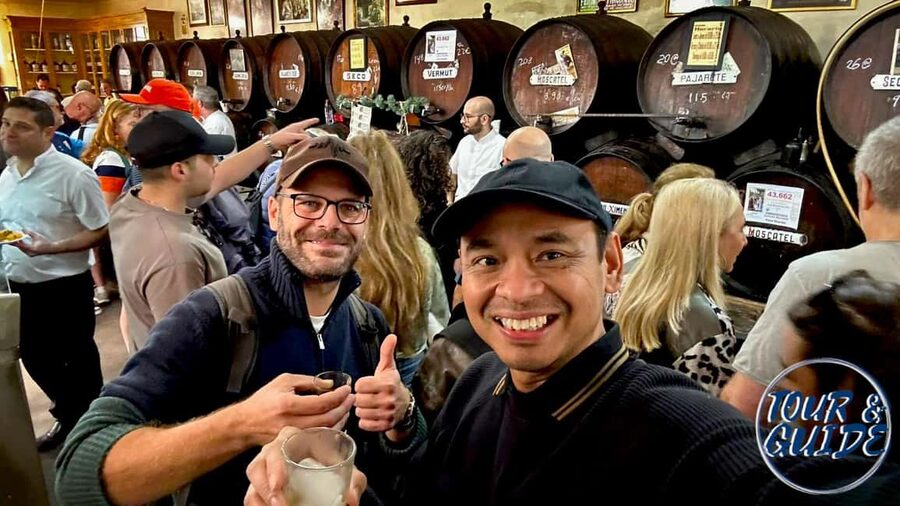 Málaga: Historic Center Tour with Local Guide - End at Atarazanas market, with a taste of local life