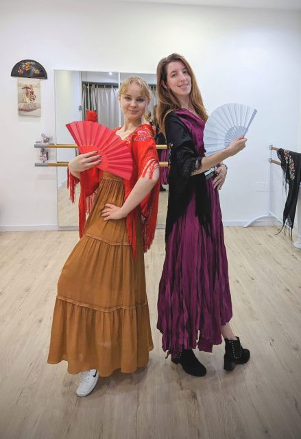 Málaga: Learn to dance flamenco rumba in 45 minutes - A quick way into flamenco rumba