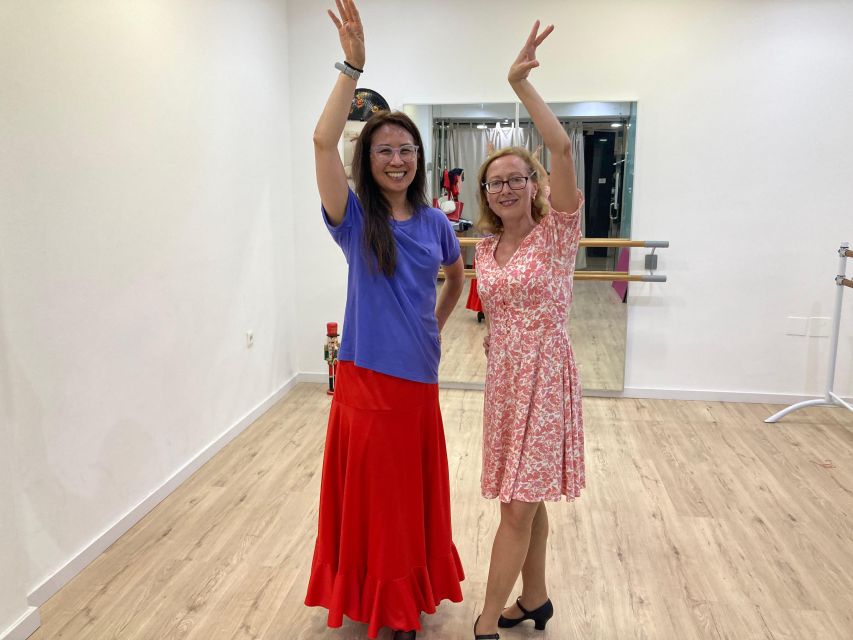 Málaga: Learn to dance flamenco rumba in 45 minutes - What you may learn about flamenco