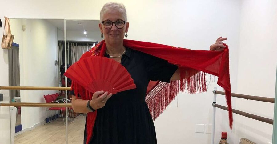 Málaga: Learn to dance flamenco rumba in 45 minutes - Why the small group helps