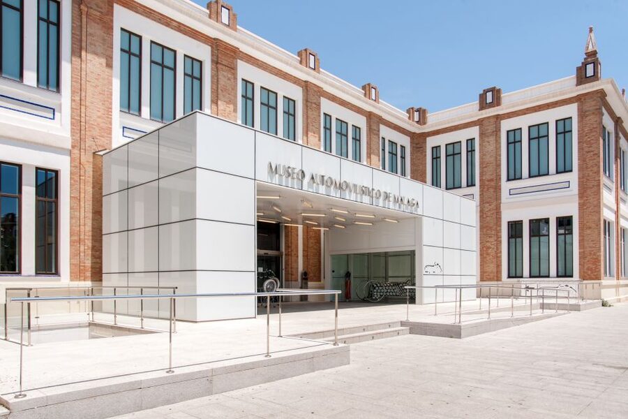 Málaga: Museo del Automóvil y la Moda Ticket - Start with the building, not just the cars