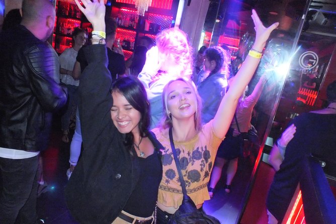 Malaga Nightlife Pub Crawl Tour with Drinks and Clubs Entry - Guides and the value of good hosting