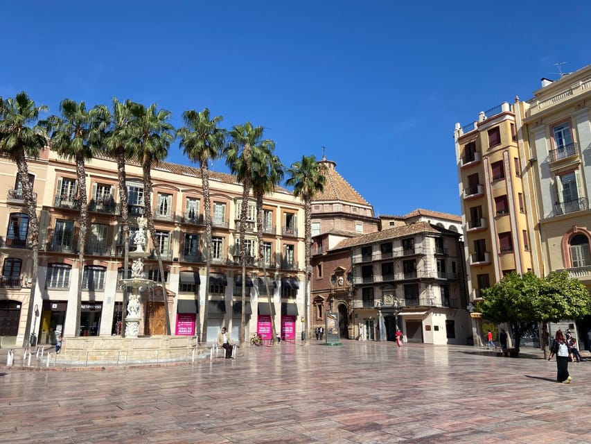 Malaga: Old Tour Walking Tour w/Cathedral & Picasso Museum - Look closely inside Málaga Cathedral