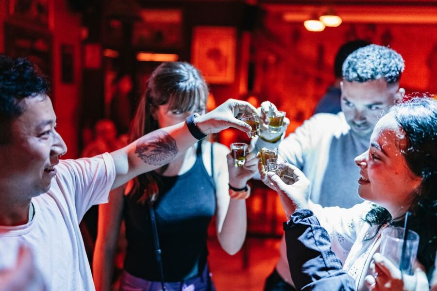 Malaga: Pubs and Clubs Crawl - The social side: especially useful for solo visitors