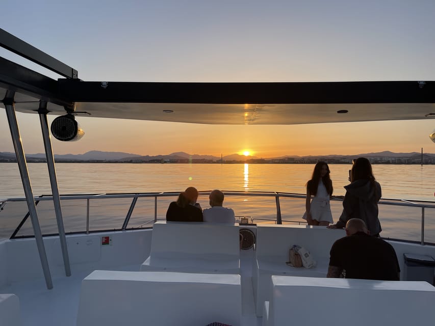 Málaga: Sunset Catamaran Trip - A coastal sail with music instead of narration