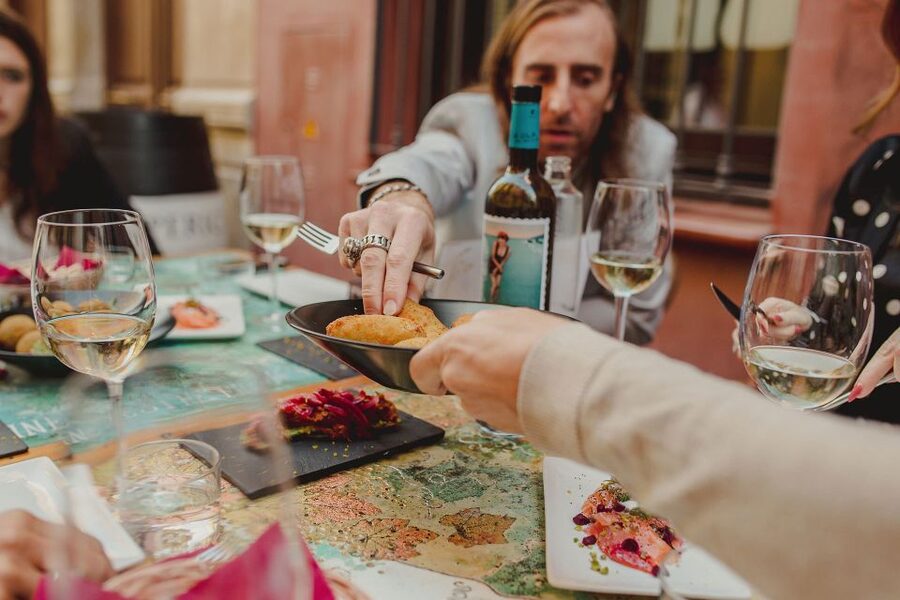 Malaga: Tapas Crawl - Starting at the CAC and finding your bearings