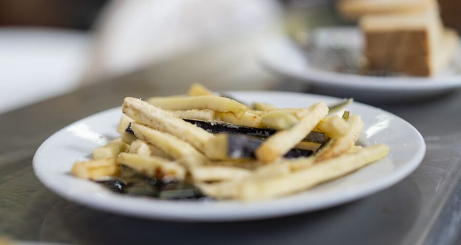 Malaga: Tapas Tasting Tour - A compact group and a guide-led pace
