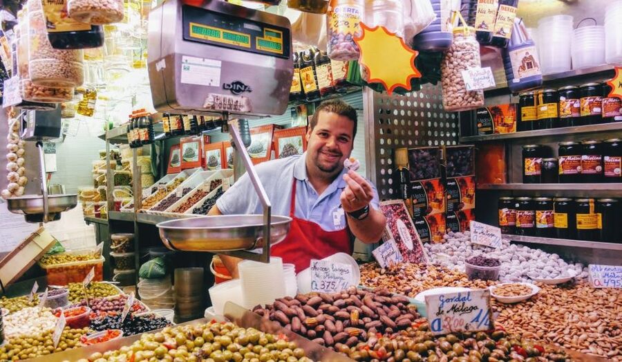 Malaga: Tapas Tasting Tour - Get the meeting point right