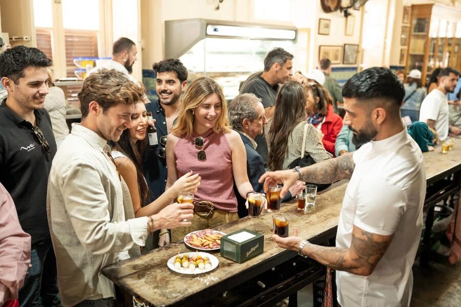 Málaga: Tapas, Wine & Rooftops Private Tour - Four stops, four chances to taste Málaga