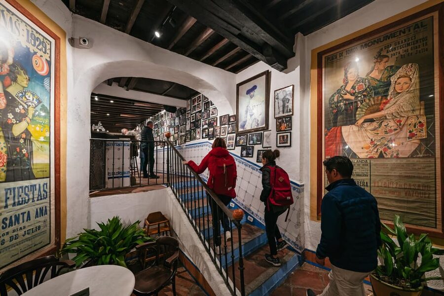 Málaga: Traditional Andalusian Tapas and Wine Tour - Moving from the winery to a local restaurant