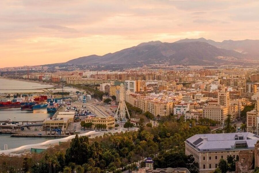 Malaga: Walking Tour of Must-See Attractions - Plaza de la Merced and Picasso’s Málaga