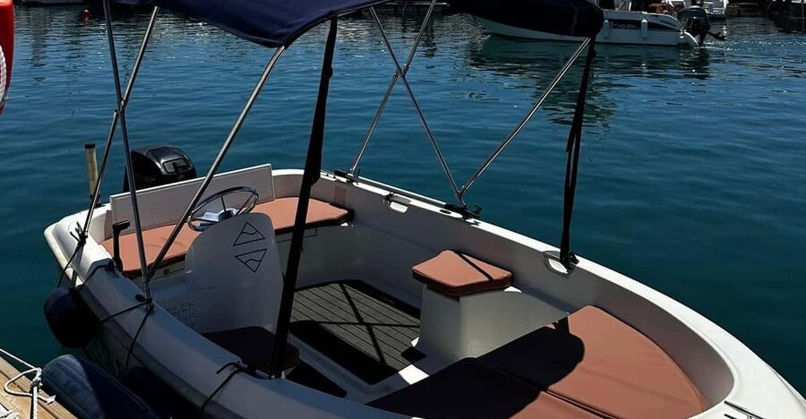 Marbella: Puerto Banús Boat Rental with No License Needed - Key points before you book