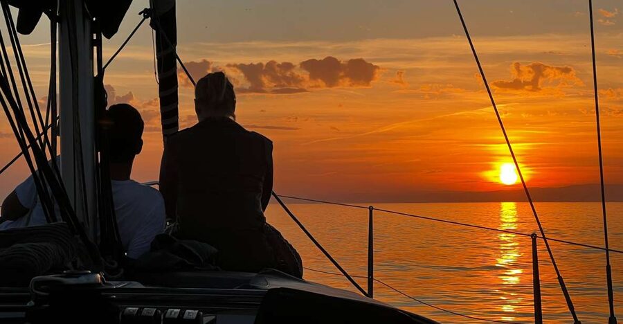 Marbella: Sunset Sailing Trip with Drinks and Snacks - At a glance