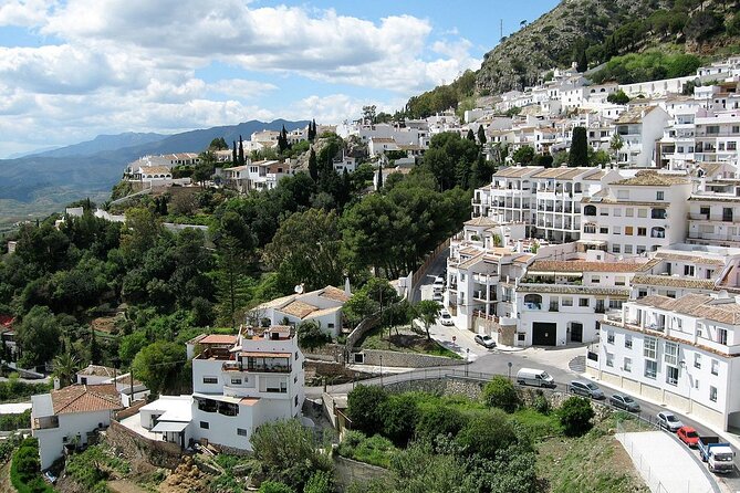 Mijas: Panoramic city tour in an electric Tuk Tuk - Comfort, access and planning