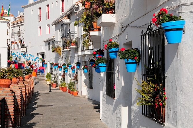Mijas: Panoramic city tour in an electric Tuk Tuk - Mirador del Compás and the coastal view