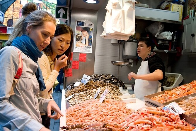 Paella Cooking Class with English Guide in Malaga - Share lunch, local wine, and the finished meal