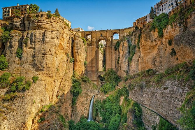 Private Day Trip to Ronda from Malaga with Driver-Guide - The guided walk helps bring the old town into focus