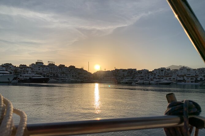 Sailing Adventure: Sailing, Dolphins and Relaxation with Drinks - Searching for dolphins without a guarantee