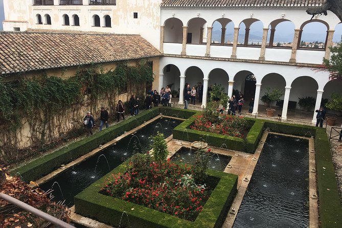 Semi Private Tour to the Alhambra from Nerja - Why pair the Alhambra with the Albayzín