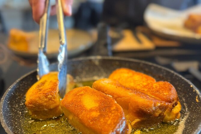 The Ultimate Tapas Workshop in Malaga - Sharing lunch, wine, and the work