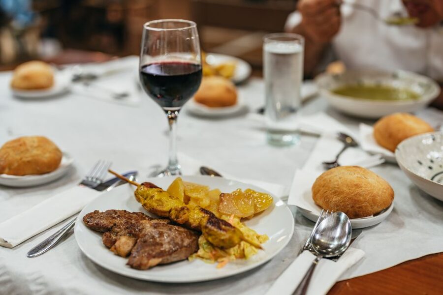 Torremolinos: Flamenco Show with Dinner and Drinks - What arrives at the table