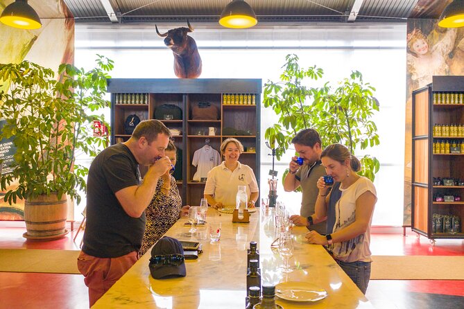 Visit Oil Mill Museum and Olive Oil Tasting in Ronda - How the bilingual format can affect the visit